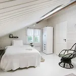 Seafront - Pool - Jacuzzi - Gym - *