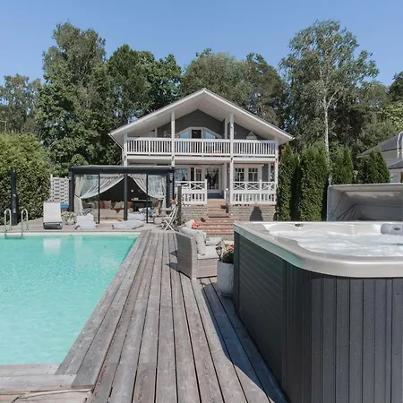 Seafront - Pool - Jacuzzi - Gym - * Vartsala